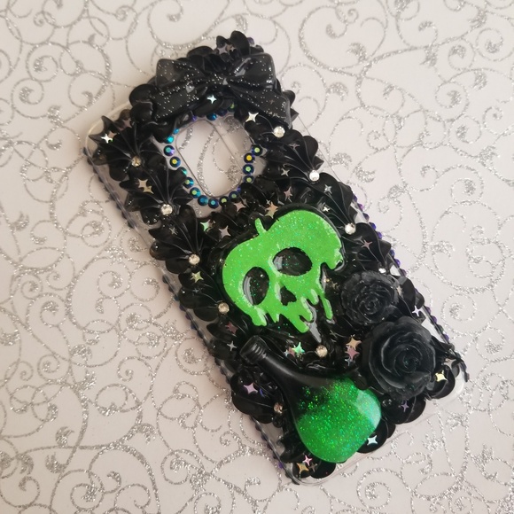 handmade Accessories - Samsung s9 poison apple decoden phone case